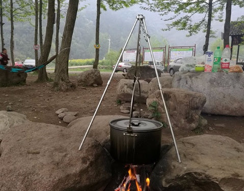 Tripod hanging pot picnic fire bracket
